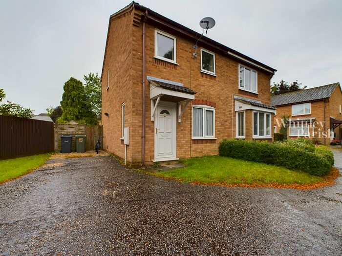 2 Bedroom Semi-Detached House To Rent In Suffield Close, Long Stratton, Norwich, NR15