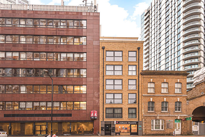 2 Bedroom Flat To Rent In Commercial Road, Aldgate, London, E1