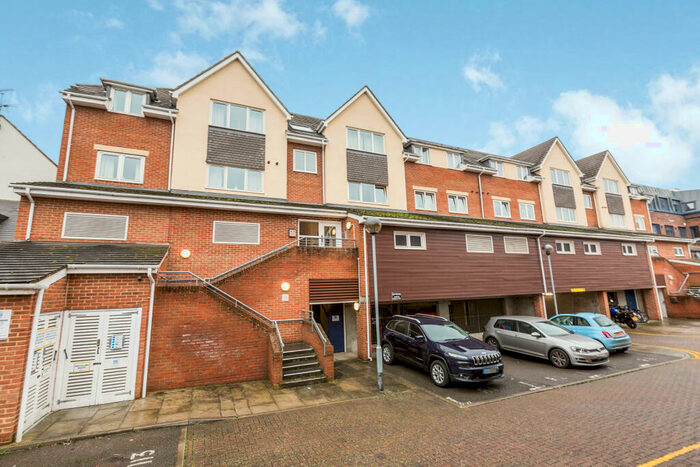 1 Bedroom Flat To Rent In Old Dairy Close Fleet, GU51