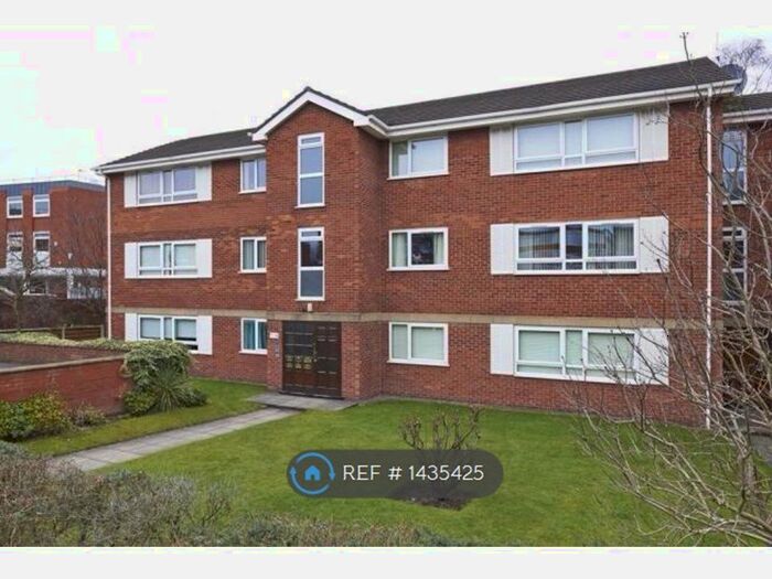2 Bedroom Flat To Rent In Burlington Court, Bowdon, WA14