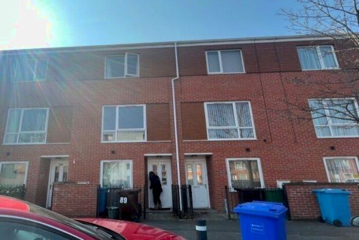 4 Bedroom Property To Rent In Markfield Avenue, Manchester, M13