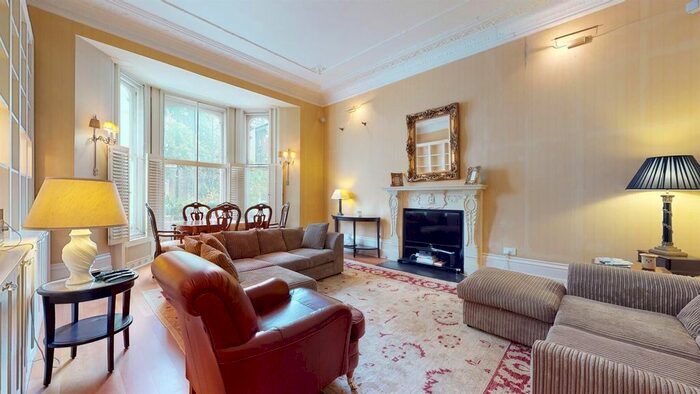 2 Bedroom Flat To Rent In Redcliffe Gardens, London, SW10