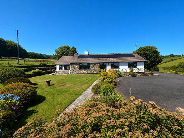 3 Bedroom Detached Bungalow For Sale In Cwrtnewydd, Llanybydder, SA40