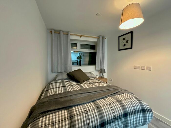 Studio To Rent In Phoenix Street, West Bromwich, B70