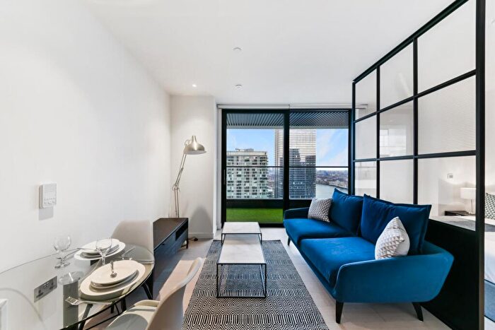 Apartment To Rent In Bagshaw Building, Wardian, Canary Wharf, E14