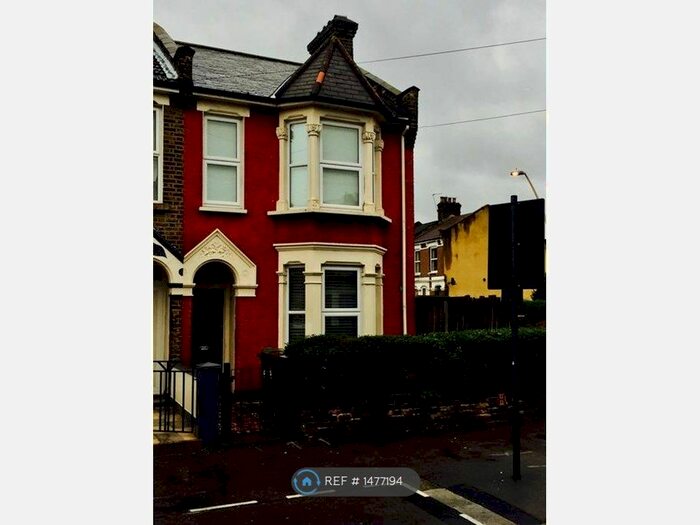 3 Bedroom End Of Terrace House To Rent In York Road, London, E10