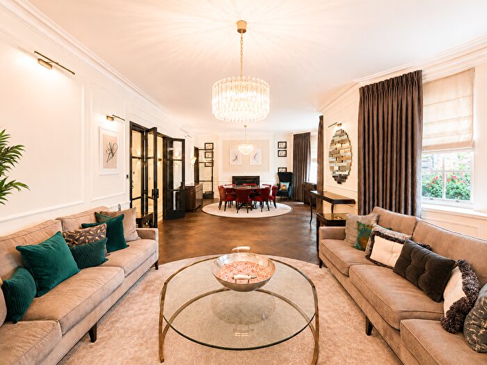 3 Bedroom Flat To Rent In Park Street, London, W1K