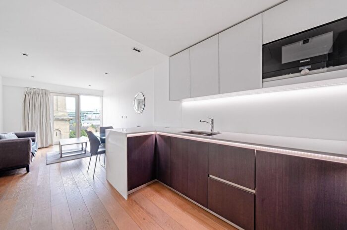 1 Bedroom Flat For Sale In Kew Bridge Road, Brentford, TW8