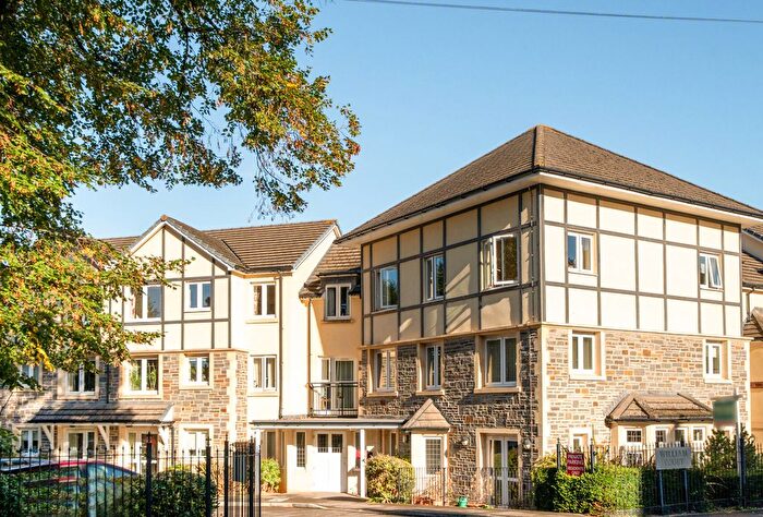 2 Bedroom Flat For Sale In Overnhill Road, Bristol, South Gloucestershire, BS16