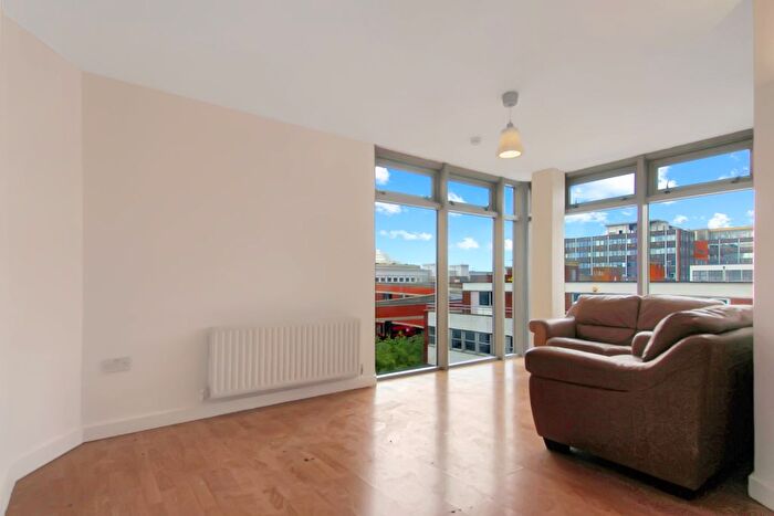 3 Bedroom Flat To Rent In Headstone Road, Harrow, HA1