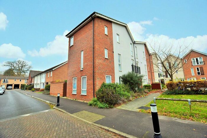 4 Bedroom Town House To Rent In Vulcan Drive, Bracknell, Berkshire, RG12