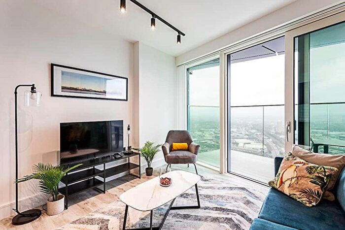 1 Bedroom Flat To Rent In Portal Way, London, W3