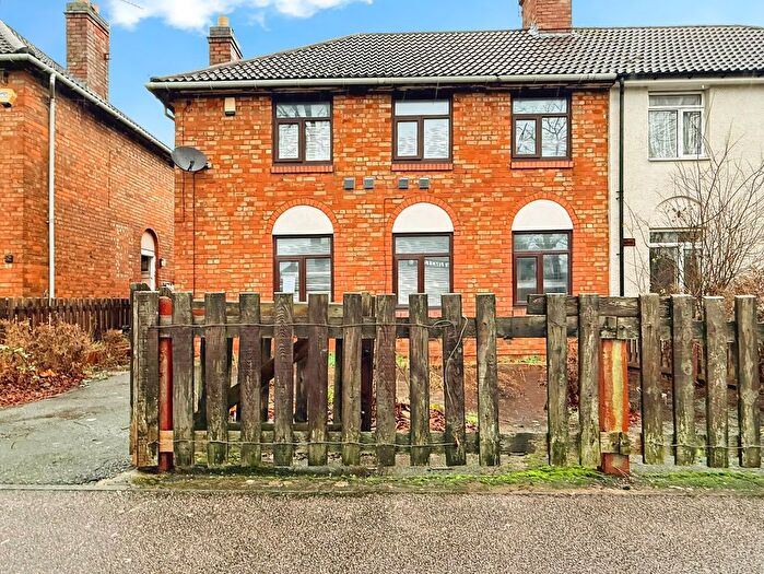 3 Bedroom Semi Detached House For Sale In Southfields Drive, Leicester, LE2