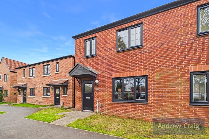 3 Bedroom Semi-detached House For Sale In Victoria Road West, Hebburn, NE31