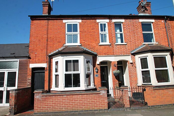 2 Bedroom Town House To Rent In York Street, Bedford, MK40