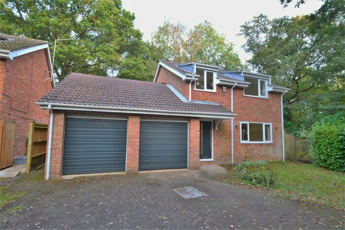 4 Bedroom Detached House To Rent In Boyatt Wood, SO50