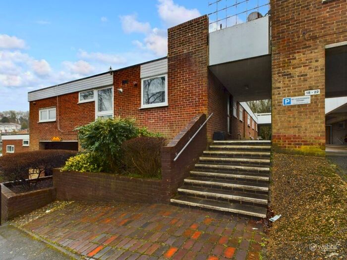 2 Bedroom Maisonette To Rent In Cascades Court Wood Lane, Croydon, CR0