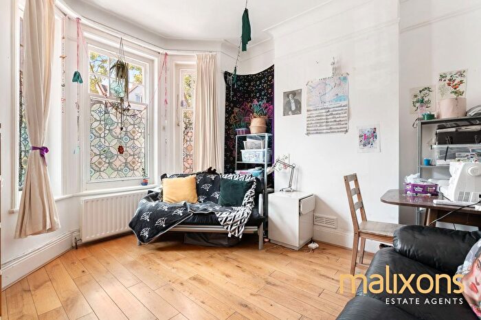 5 Bedroom Terraced House To Rent In Barcombe Avenue, London, SW2