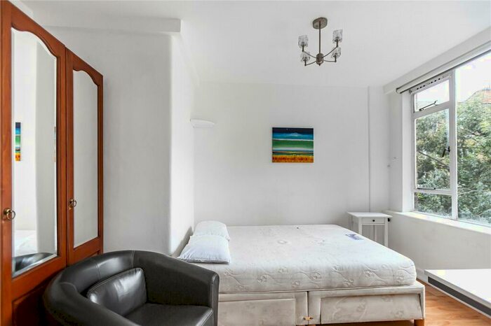 Studio To Rent In Charterhouse Square, London, EC1M