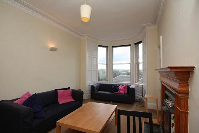 3 Bedroom Flat To Rent In Dalkeith Road, Newington, Edinburgh, EH16