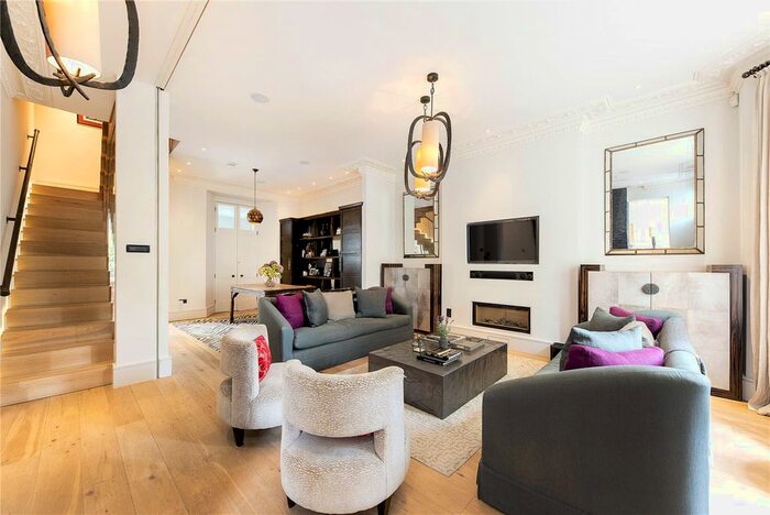 4 Bedroom Terraced House To Rent In St. James's Gardens, London, W11