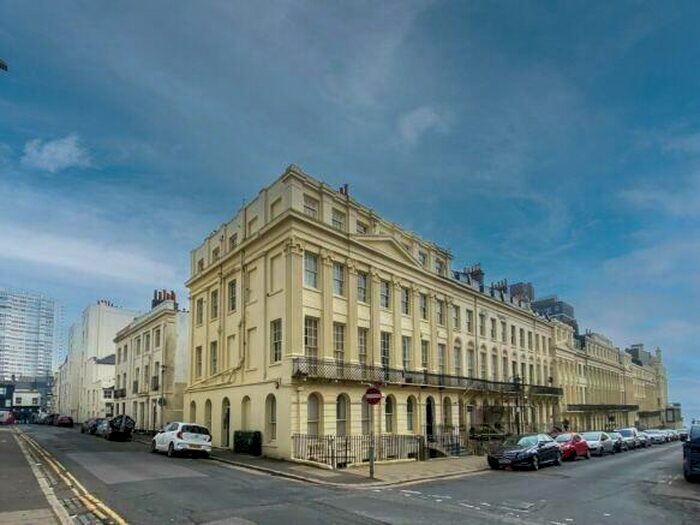 1 Bedroom Apartment To Rent In Oriental Place, Brighton, BN1