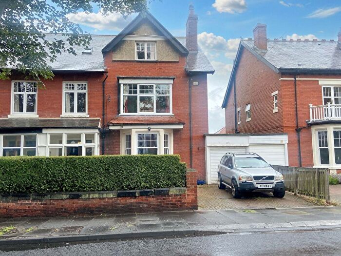 7 Bedroom Semi-Detached House For Sale In Holywell Avenue, Whitley Bay, Tyne And Wear, NE26