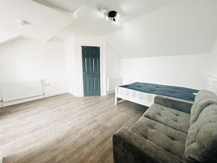 Studio To Rent In Lenton Boulevard, Nottingham, NG7