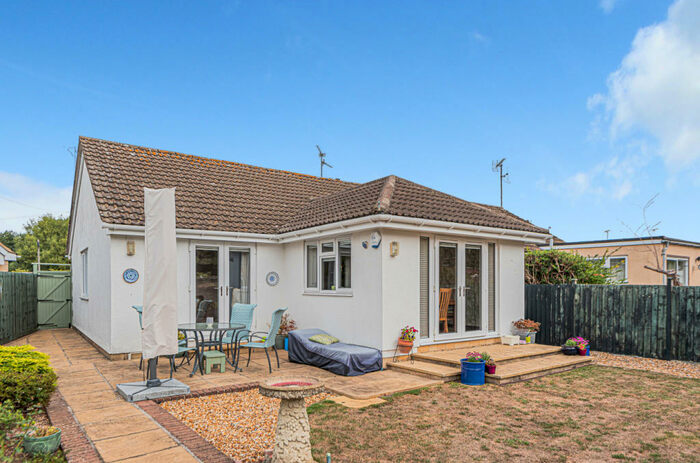 3 Bedroom Bungalow For Sale In South Cerney, Cirencester, Gloucestershire, GL7