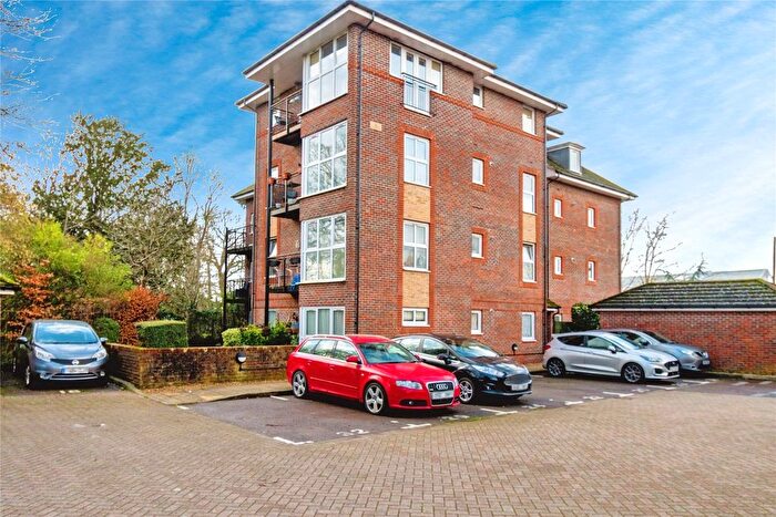 2 Bedroom Flat For Sale In Oakley Road, Southampton, Hampshire, SO16