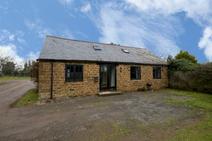2 Bedroom Barn Conversion To Rent In Camp Lane, Warmington, Banbury OX17