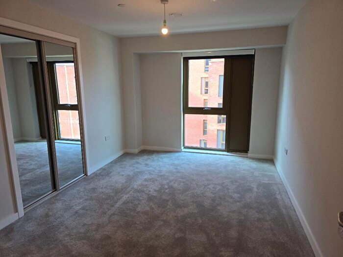 2 Bedroom Apartment To Rent In Emporium House East, Alloway Courtyard, Weldale Street, Reading, RG1
