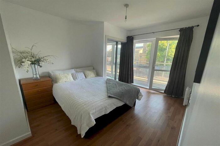 1 Bedroom Flat To Rent In High Road, Ilford, IG1
