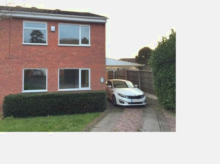 3 Bedroom Semi-detached House To Rent In Chiltern Close, Worcester, WR4