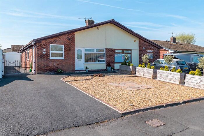 3 Bedroom Semi-Detached Bungalow For Sale In Clifford Avenue, Longton, Preston, PR4