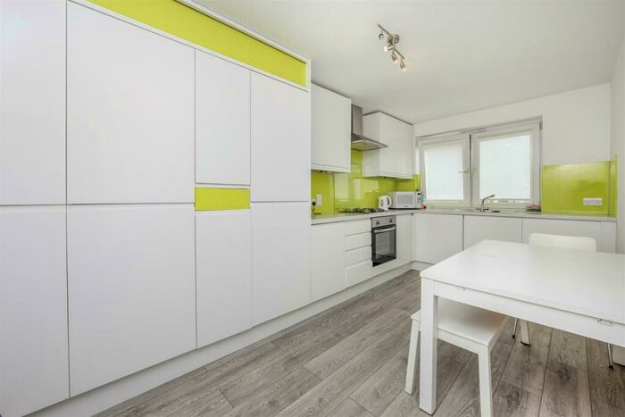 3 Bedroom Apartment To Rent In Jamaica Road, Bermondsey, SE16