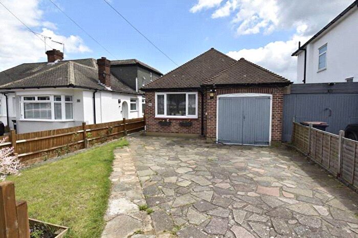 3 Bedroom Bungalow For Sale In Lodge Crescent, Orpington, BR6