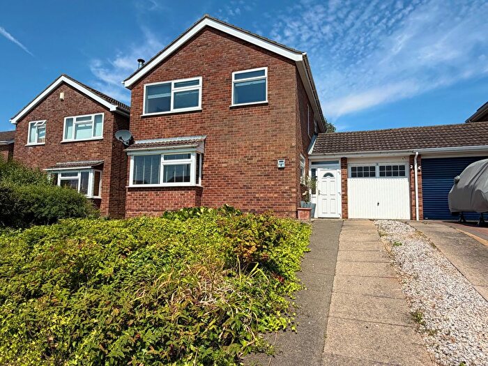 4 Bedroom Detached House For Sale In Shurville Close, Earls Barton, Northampton, NN6
