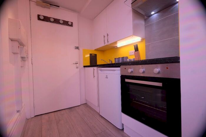 Studio To Rent In St. James's Street, BN2