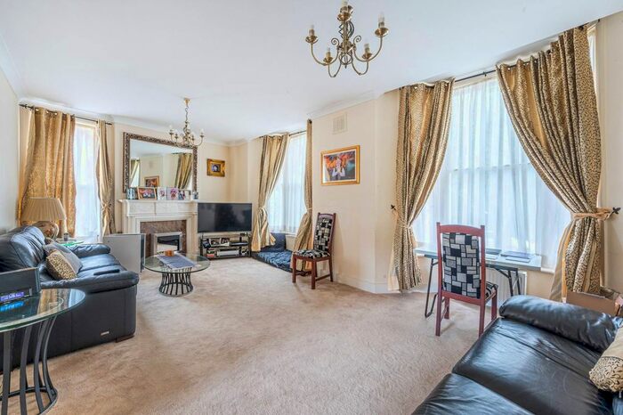 4 Bedroom Flat To Rent In Vicarage Grove, Camberwell, London, SE5
