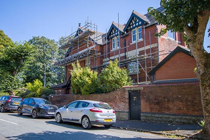 2 Bedroom Flat For Sale In Plymouth Road, Penarth, CF64