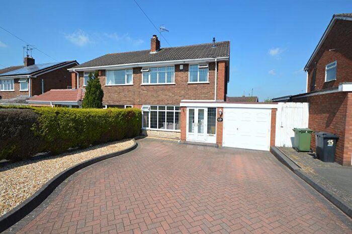 3 Bedroom Semi-Detached House For Sale In Compton Road, Stourbridge, DY9