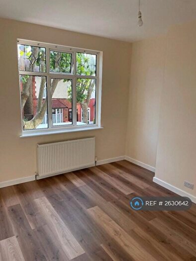 3 Bedroom Terraced House To Rent In Kimberley Avenue, London, E6