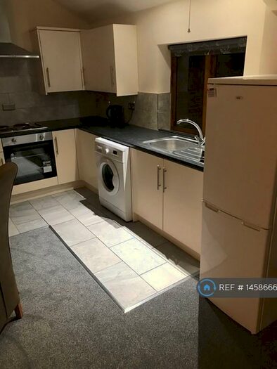 2 Bedroom Flat To Rent In High Street, Tutbury, Burton-On-Trent, DE13