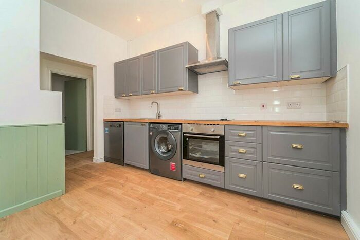 2 Bedroom Apartment To Rent In Wellfield Terrace, Todmorden, Lancashire, OL14