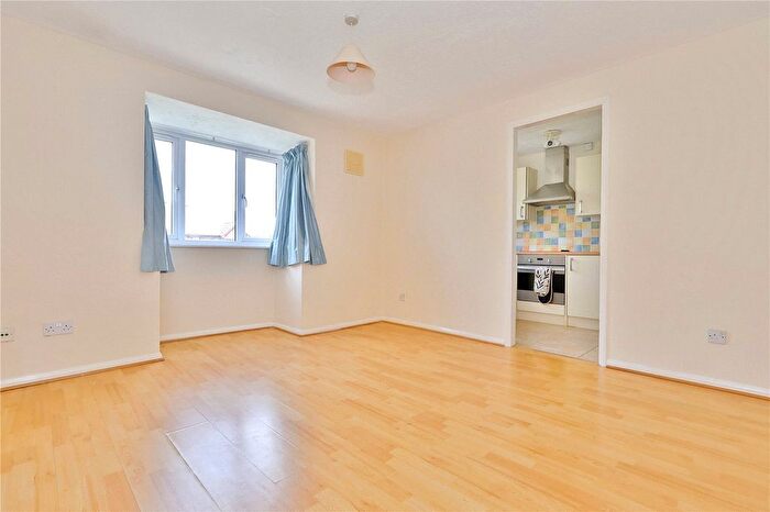 1 Bedroom Flat To Rent In Beta Road, Woking, Surrey, GU22