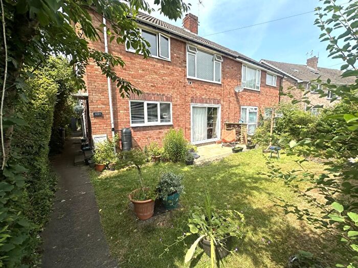 2 Bedroom Maisonette To Rent In Coniston Road, Leamington Spa, Warwickshire, CV32