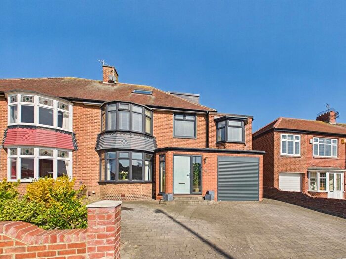 5 Bedroom Semi Detached House For Sale In Beach Road, Tynemouth, NE30