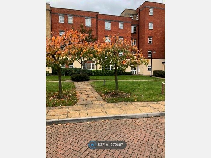 2 Bedroom Flat To Rent In Holyhead Mews, Burnham, SL1