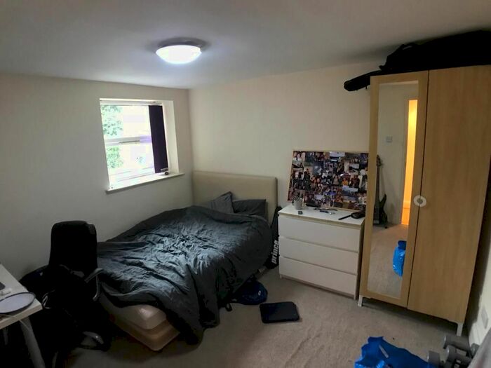 2 Bedroom Flat To Rent In Bed –, Derby Road, Withington, M14